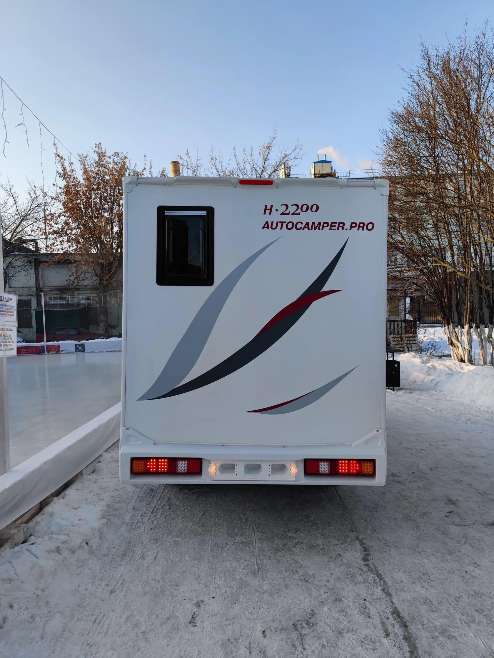 Автодом HELIX 2200 - вид сзади