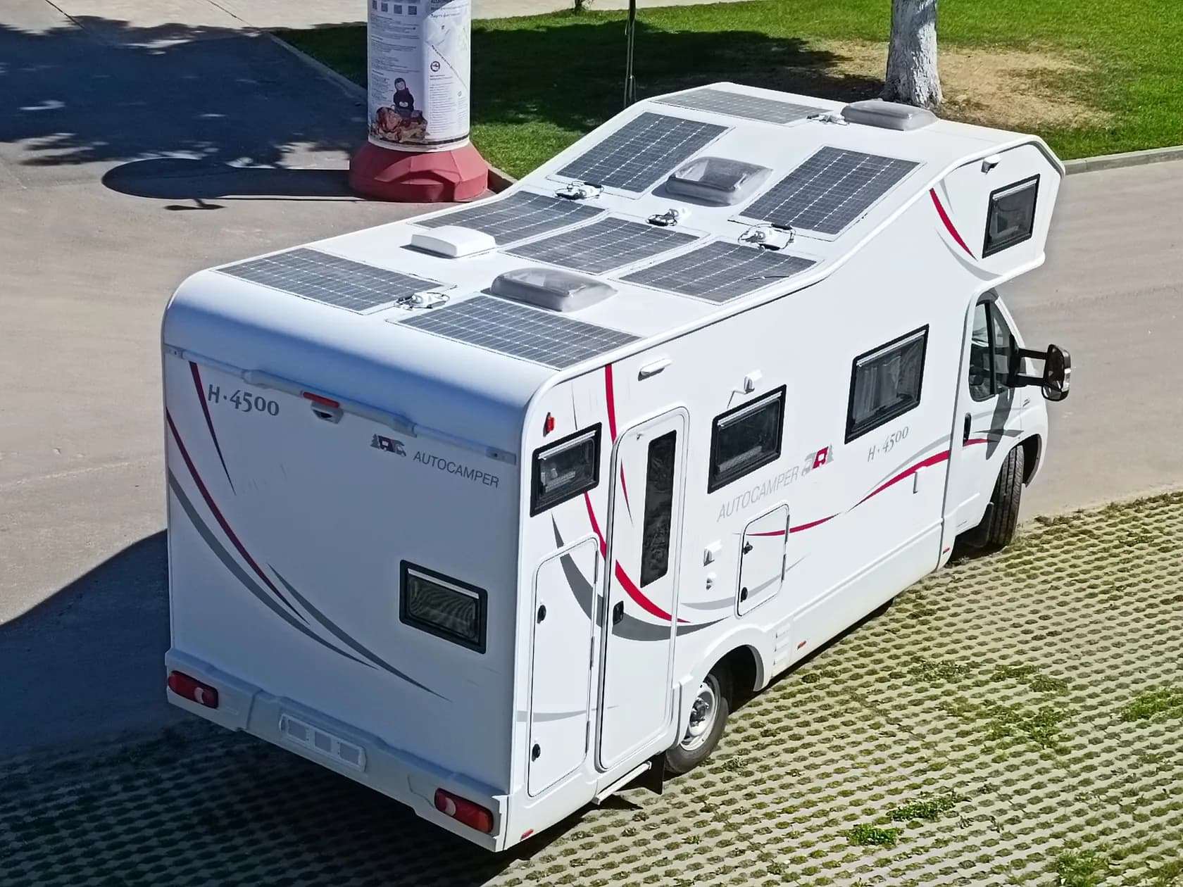 Автодом HELIX 4500 - корма и солнечные панели