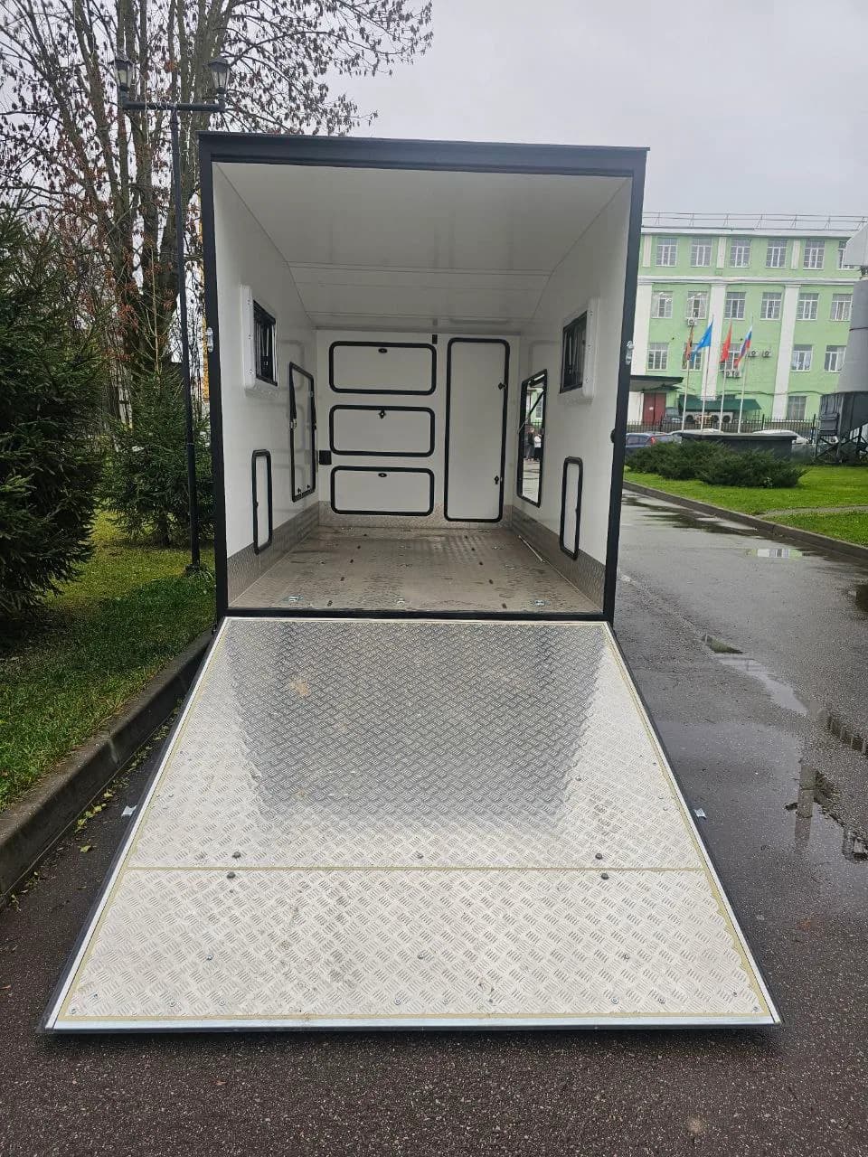 Ирбис 6800 - аппарель грузового отсека