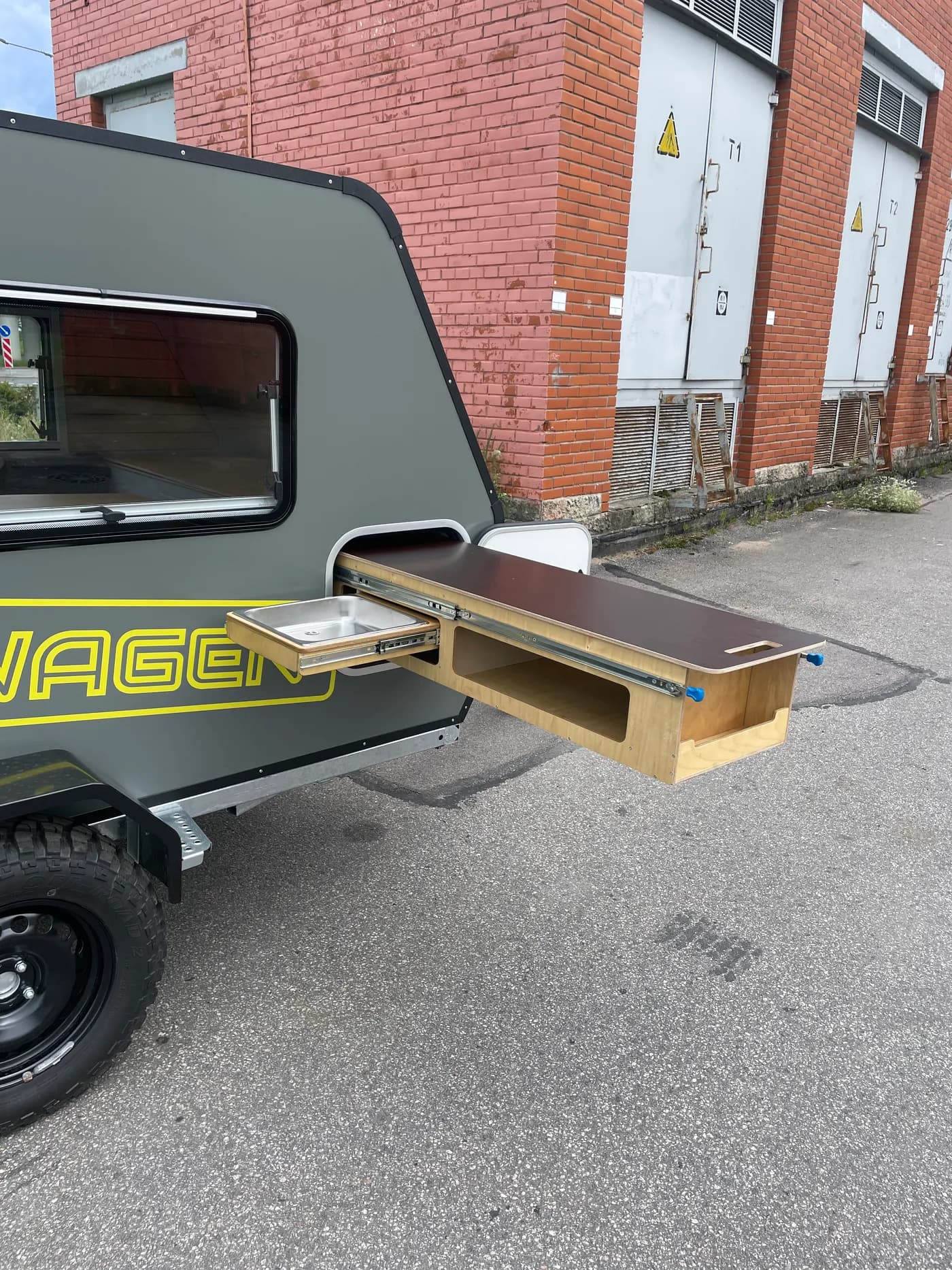 VANWAGEN MINI - выдвижной кухонный модуль с мойкой