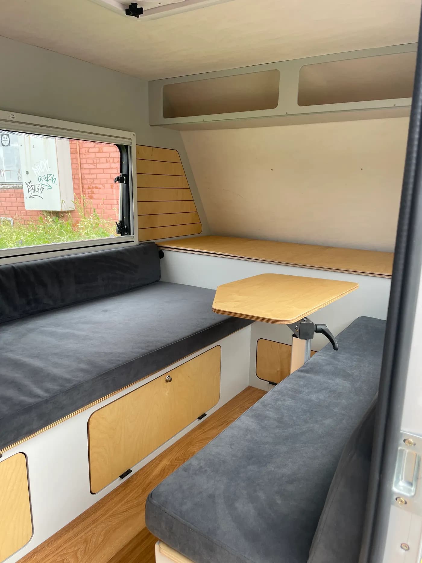 VANWAGEN MINI - салон, диваны и стол